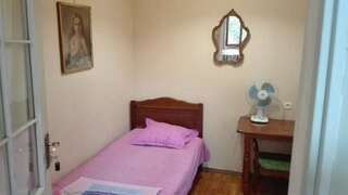 Гостевой дом S.N. Guest House Тбилиси Одноместный номер с общим туалетом-3